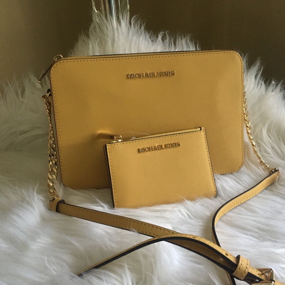 Michael kors large Crossbody Bag & matching wallet